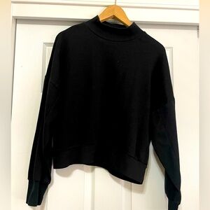 Cropped Mockneck Sweatshirt